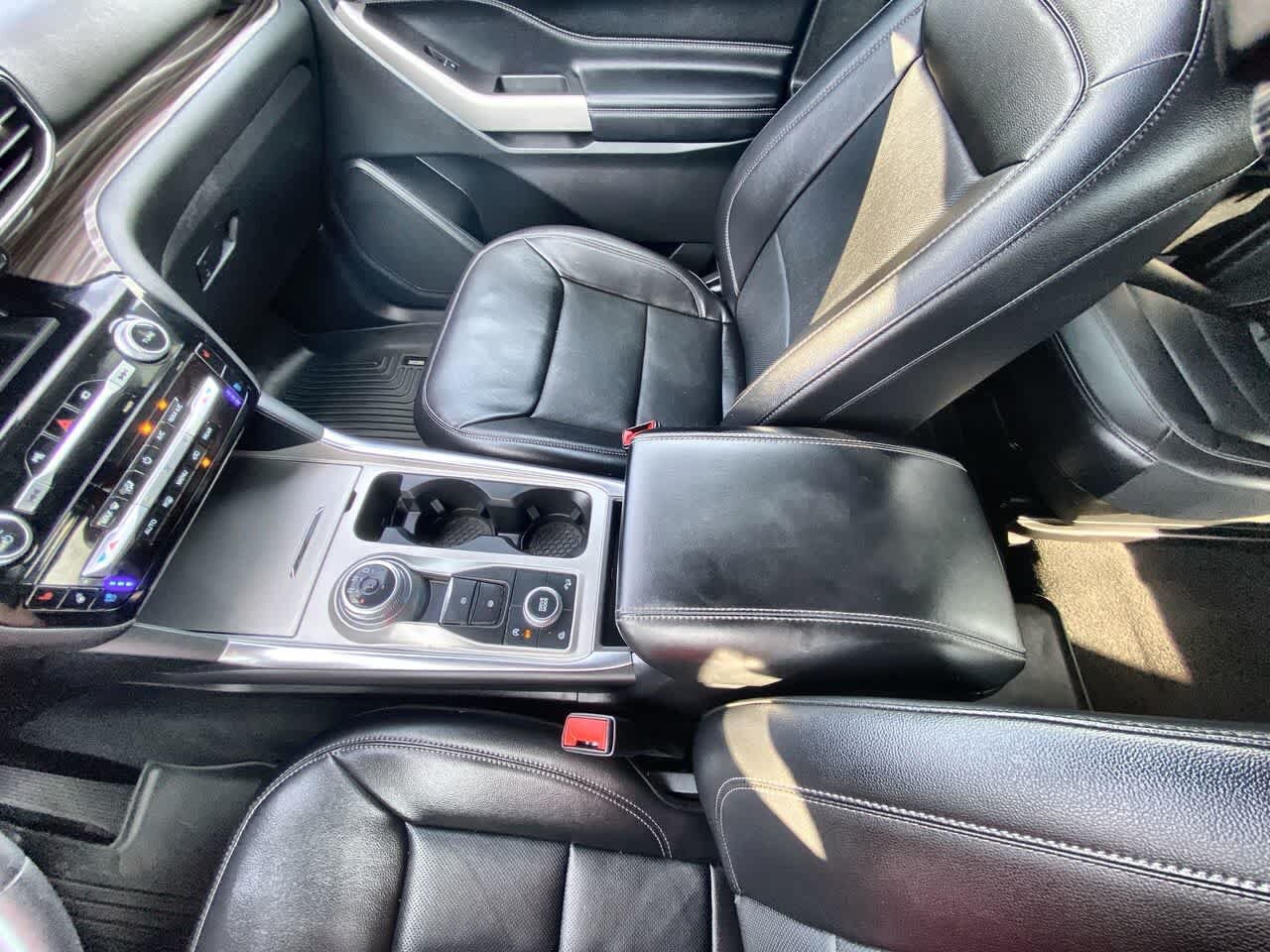 Used 2023 Ford Explorer Limited AWD/4WD image 21