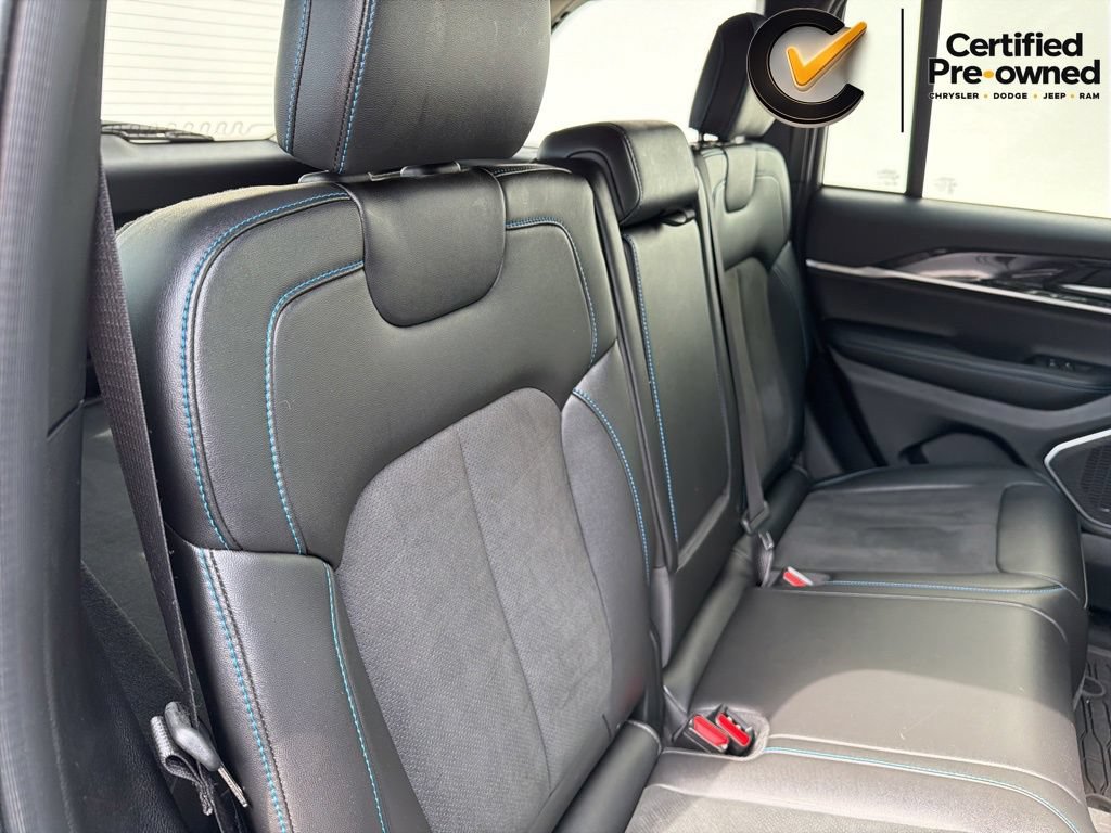Used 2022 Jeep Grand Cherokee Trailhawk AWD/4WD image 31