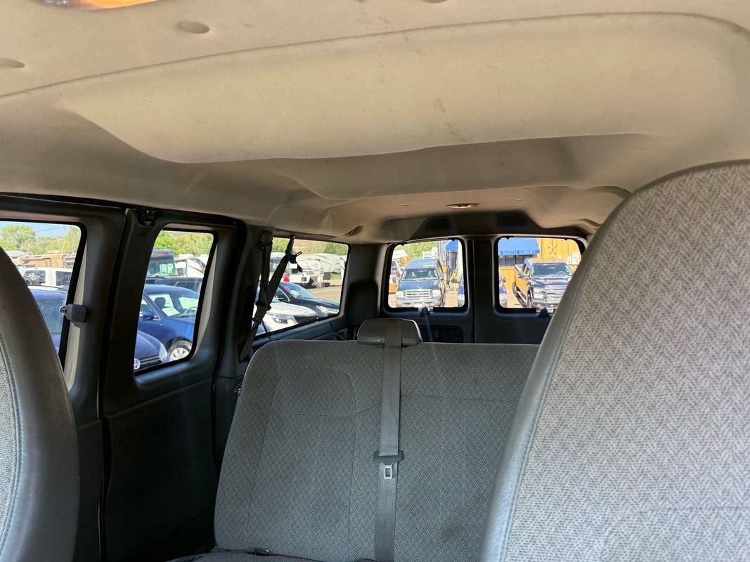 Used 2015 GMC Savana 2500 LT w/ LT Preferred Equipment Group RWD image 14