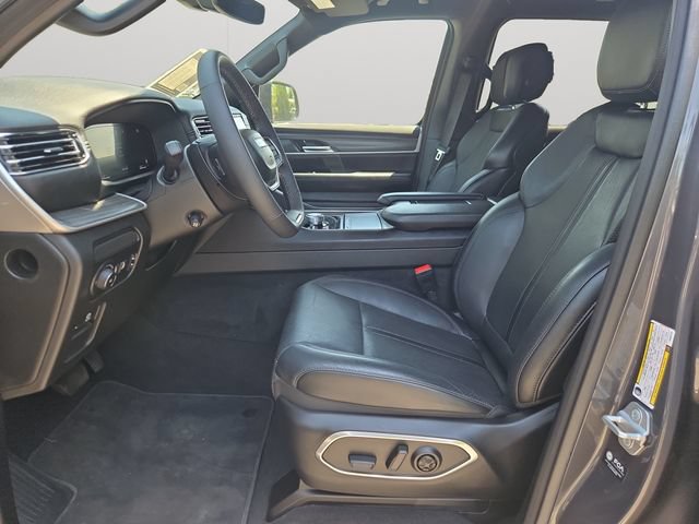 Used 2023 Jeep Wagoneer Series II w/ Premium Group I AWD/4WD image 10