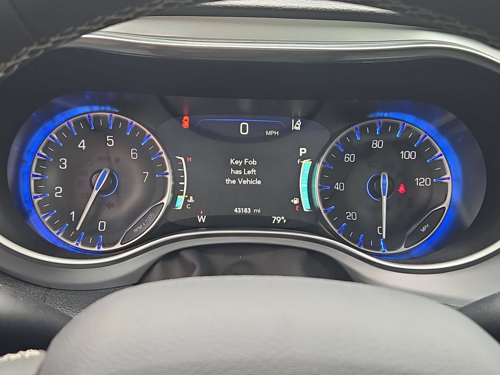 Used 2025 Chrysler Pacifica Limited FWD image 16