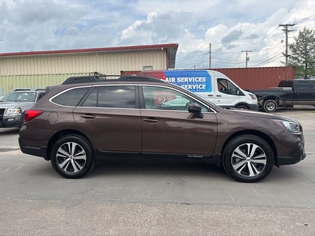 Used 2019 Subaru Outback 2.5i Limited AWD/4WD image 8