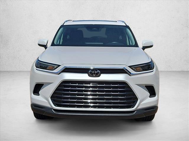Used 2025 Toyota Grand Highlander AWD video 2