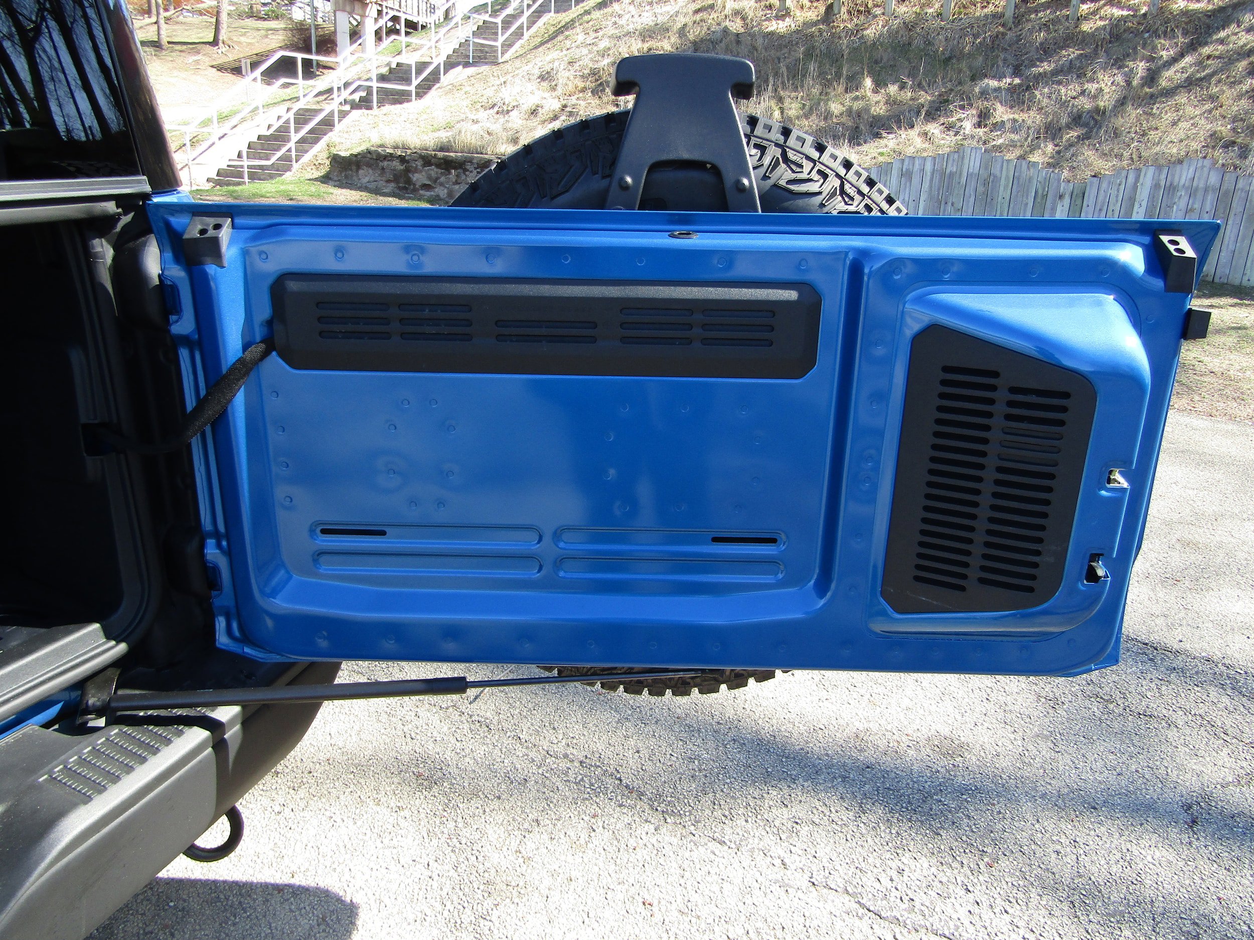 Used 2025 Ford Bronco Badlands image 16
