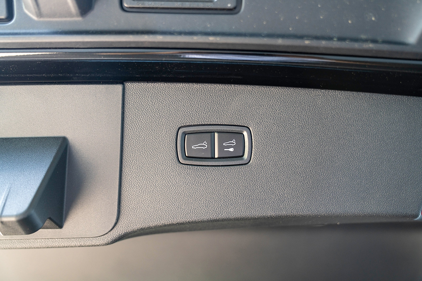 Used 2025 Porsche Cayenne Coupe image 24