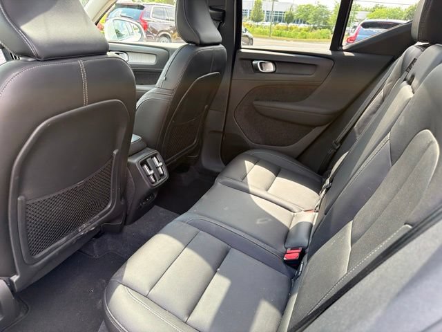 Used 2024 Volvo XC40 B5 Core AWD/4WD image 7