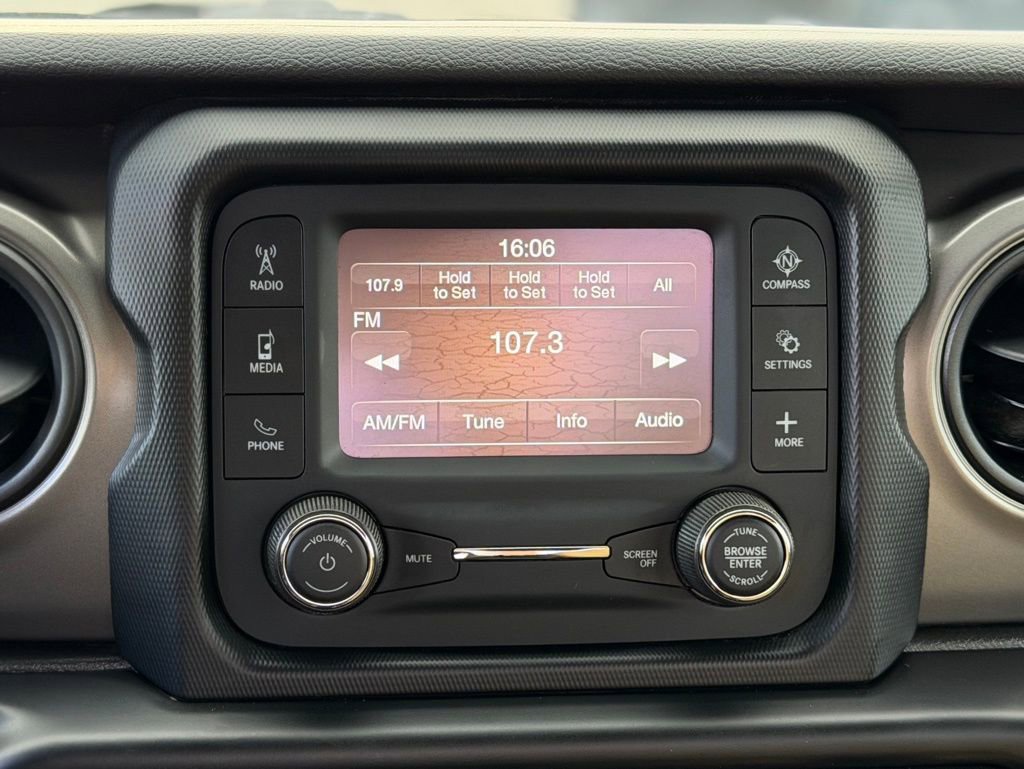 Used 2021 Jeep Gladiator Sport image 14