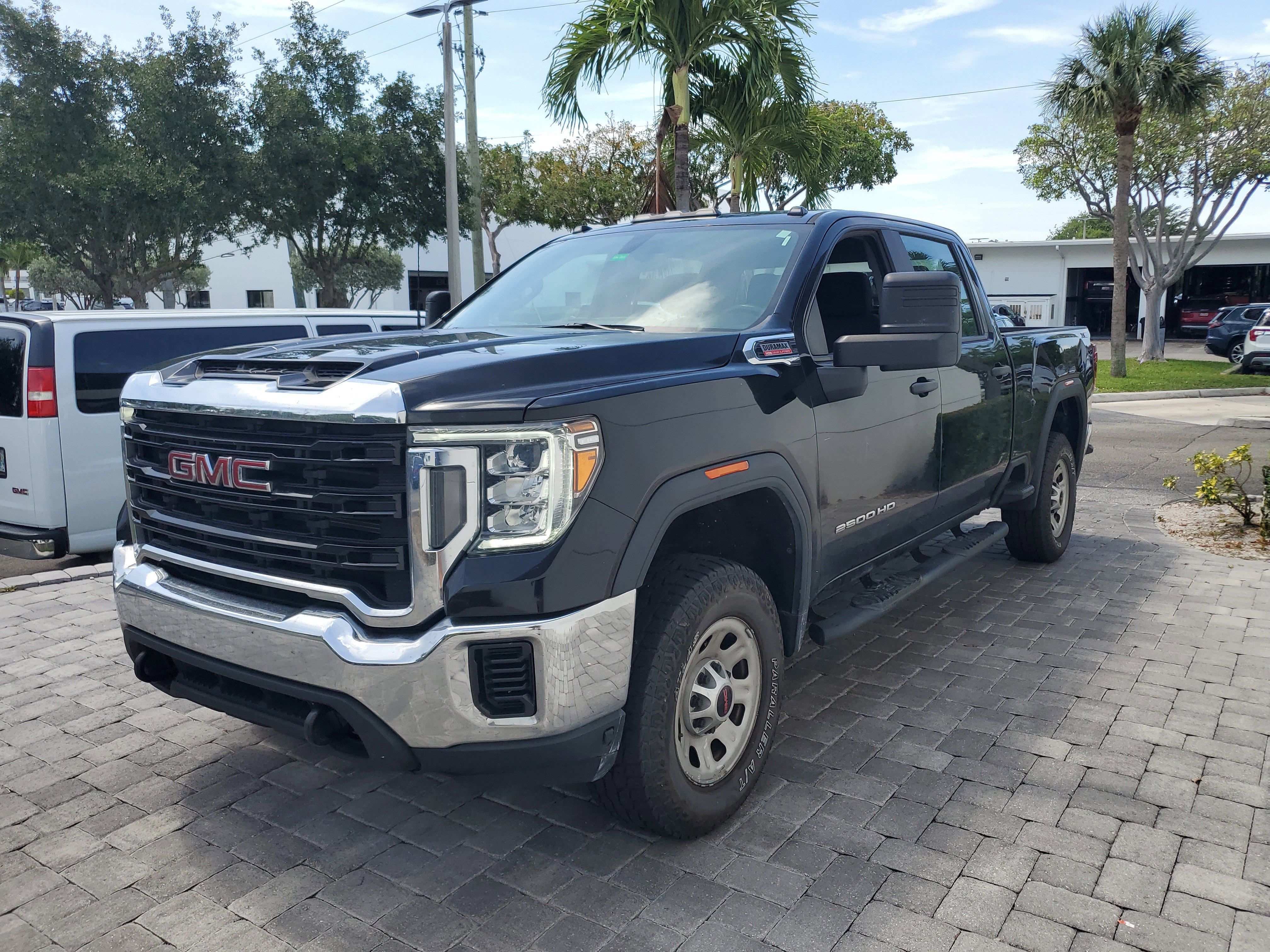 Used 2023 GMC Sierra 2500 Pro w/ X31 Off-Road Package AWD/4WD image 3