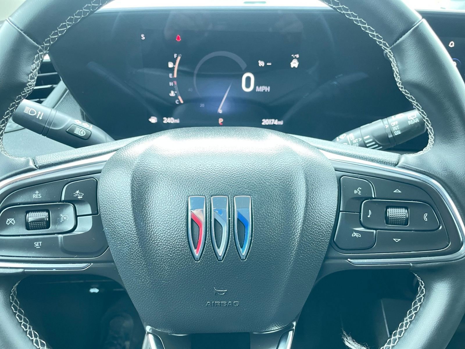 Used 2025 Buick Encore GX Preferred image 28