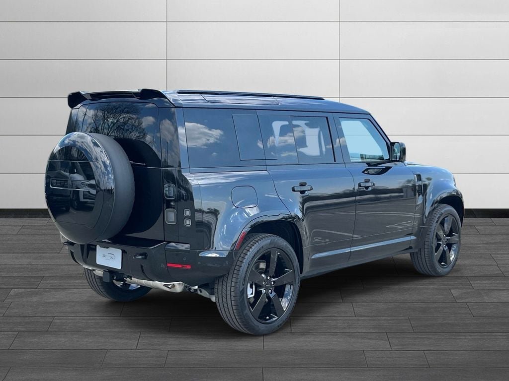 New 2026 Land Rover Defender 110 X-Dynamic SE AWD/4WD image 5