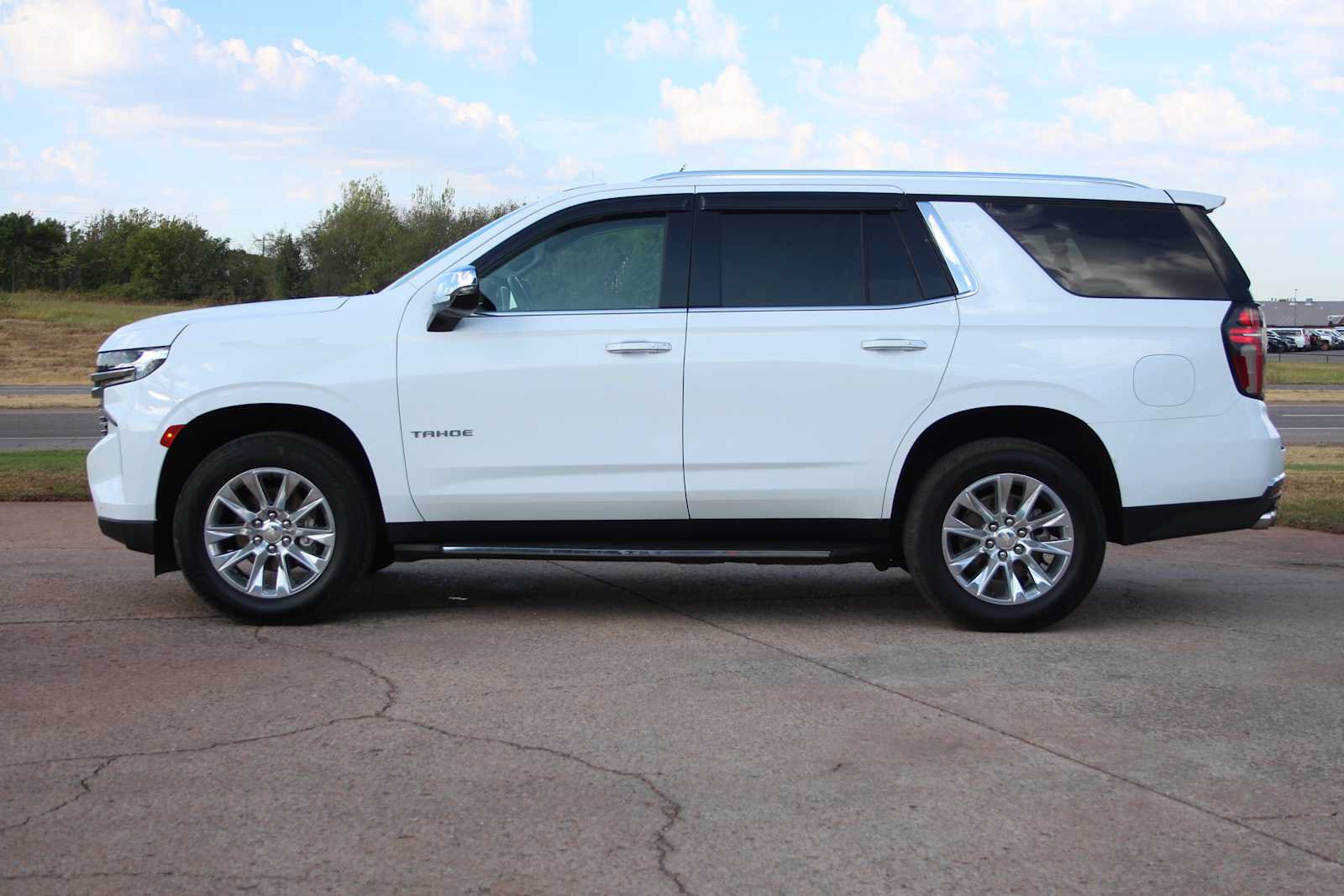 Used 2023 Chevrolet Tahoe Premier AWD/4WD image 7