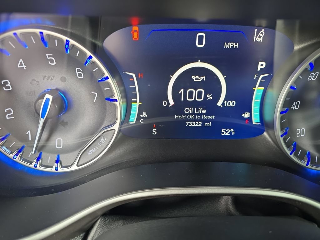 Used 2024 Chrysler Pacifica Touring-L FWD image 17