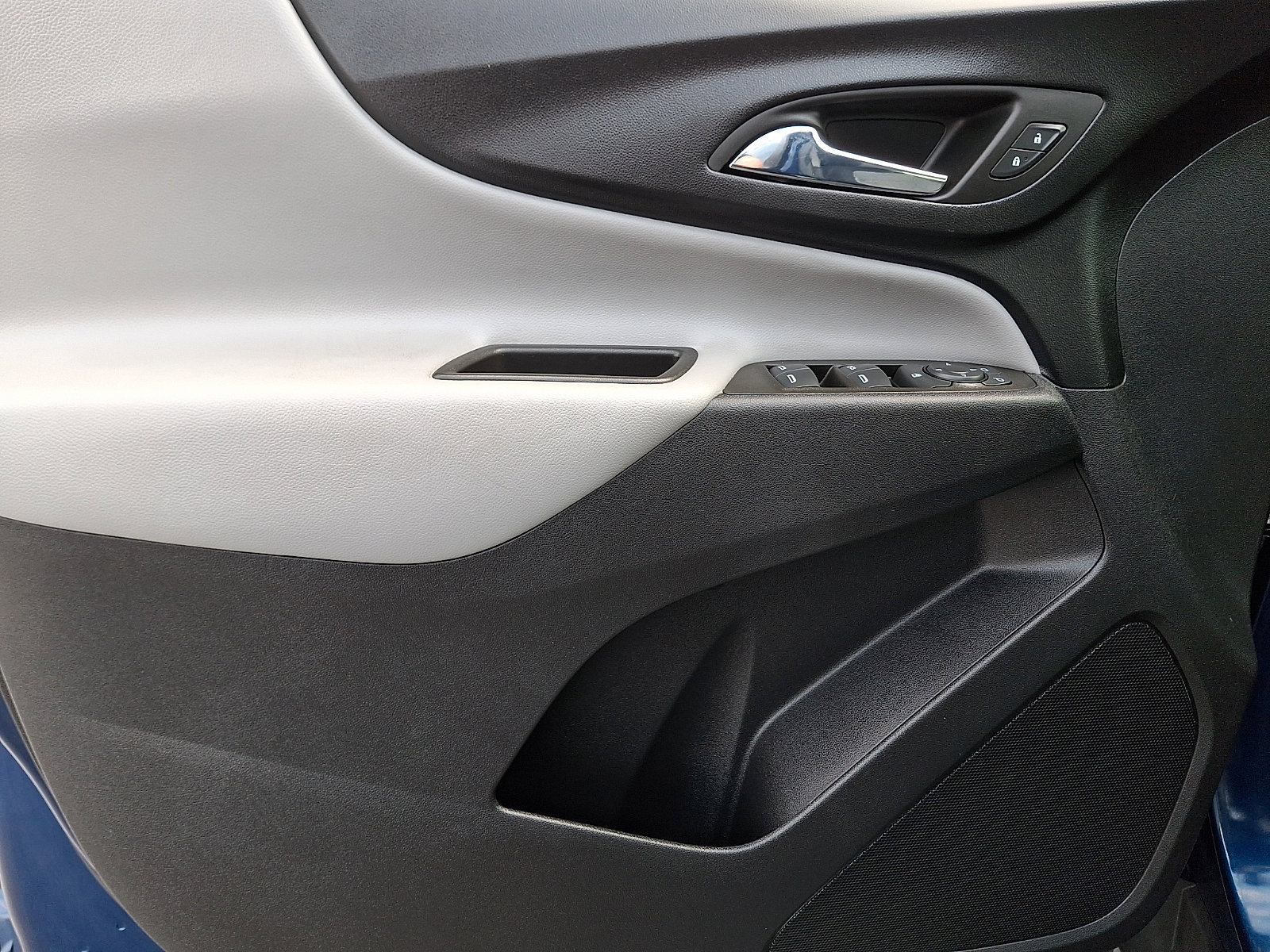 Used 2023 Chevrolet Equinox LS w/ LS Convenience Package image 12