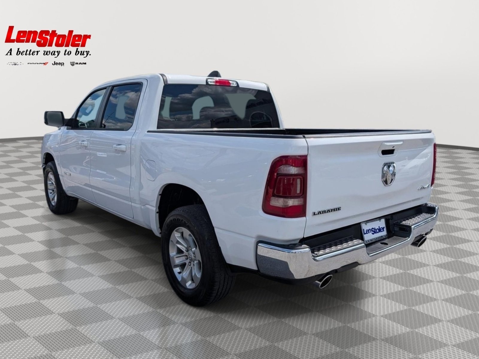 Used 2024 RAM 1500 Laramie AWD/4WD image 3