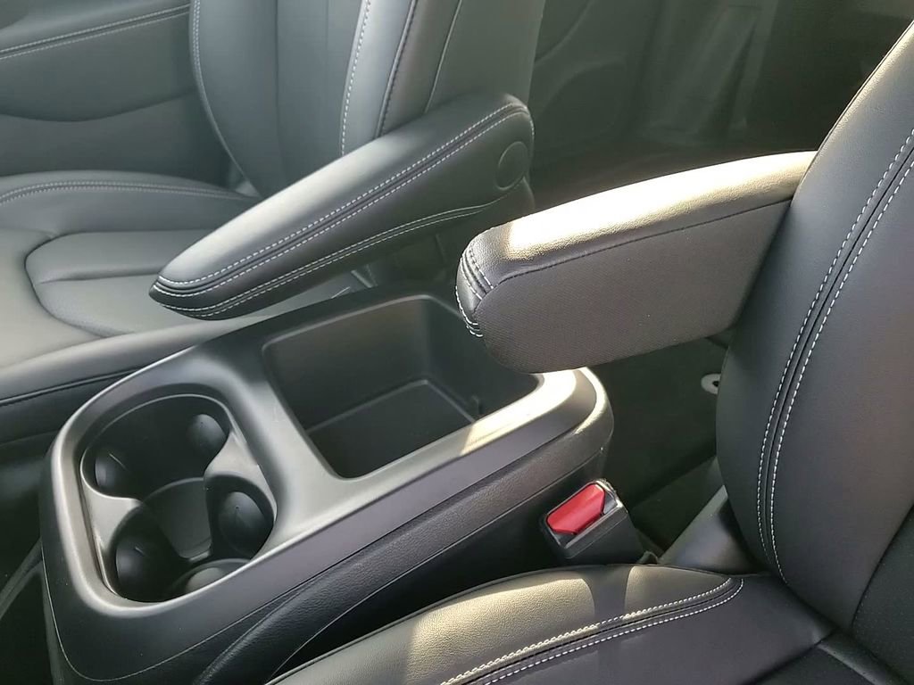 New 2026 Chrysler Pacifica Select FWD image 30
