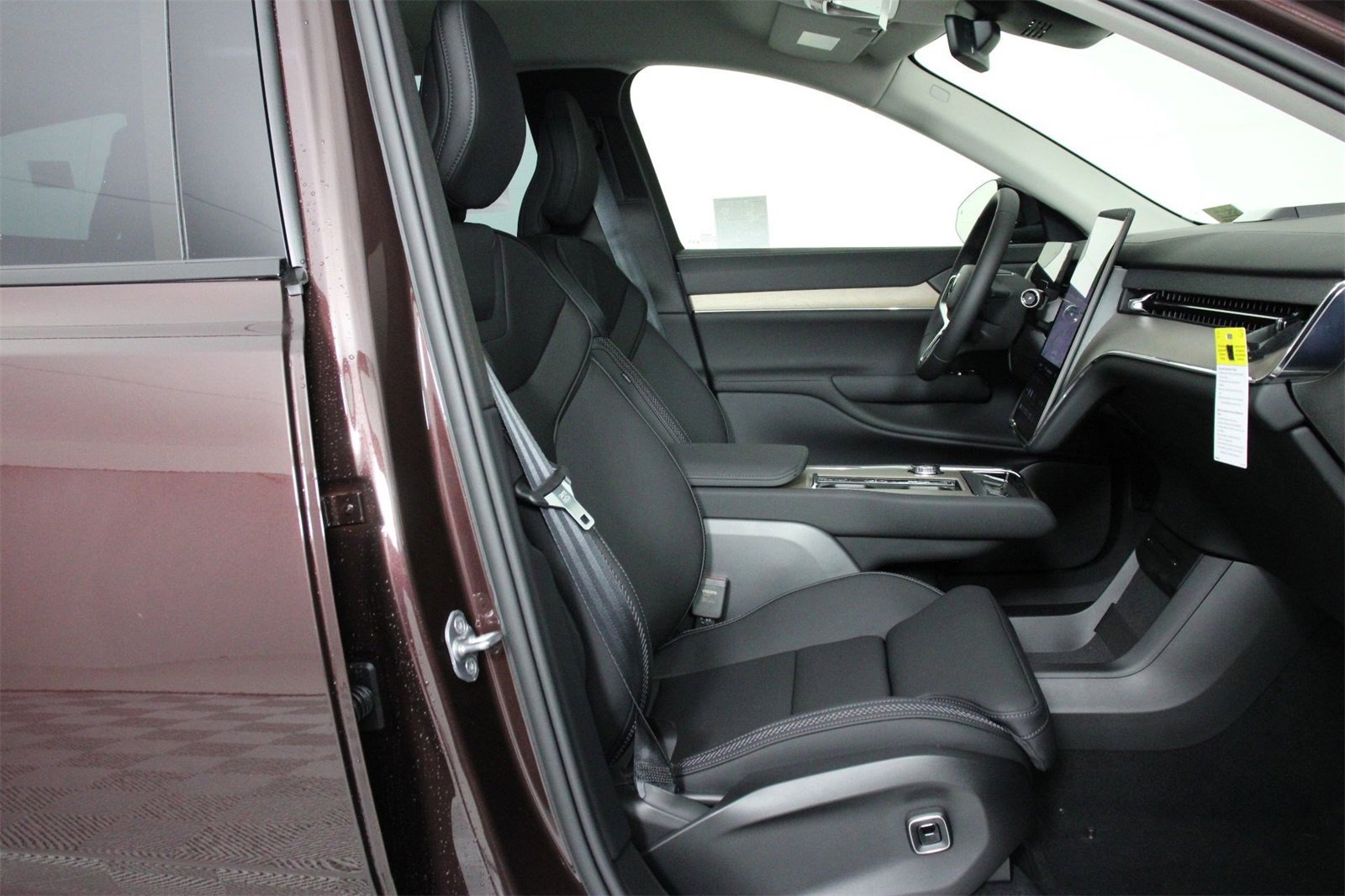 New 2025 Volvo EX90 Ultra w/ Protection Package Premier image 10