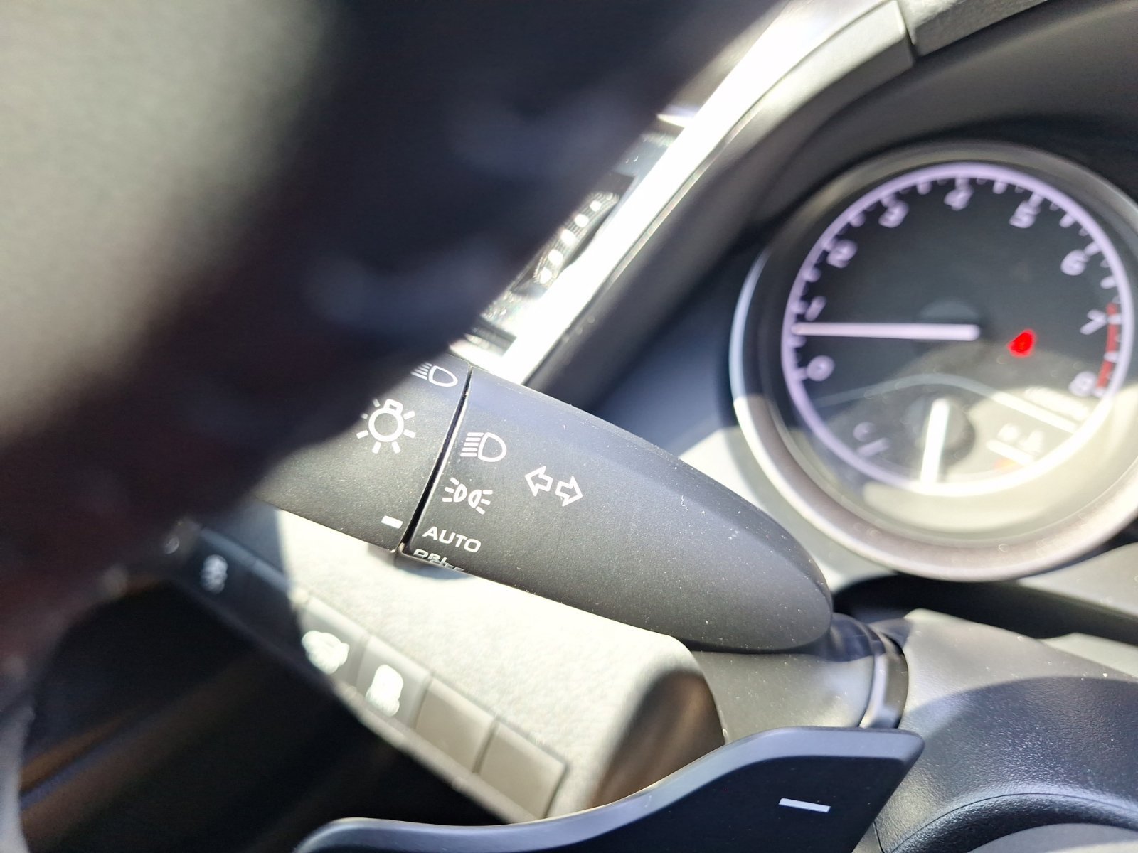 Used 2021 Toyota Camry SE FWD image 21