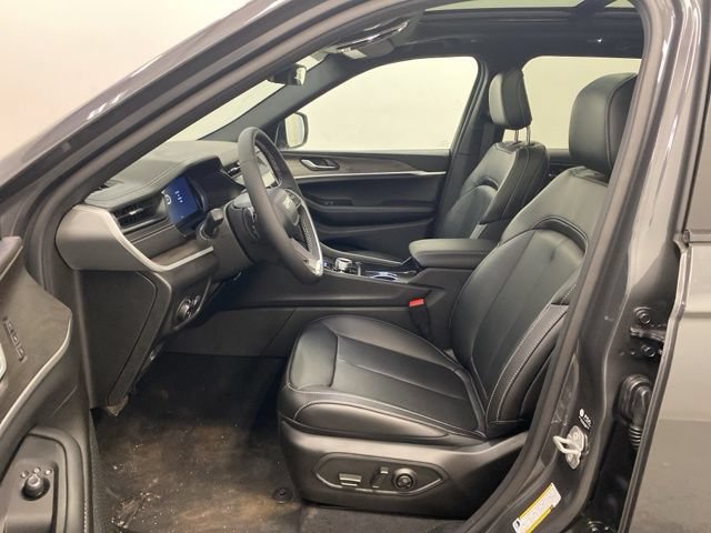 New 2026 Jeep Grand Cherokee Limited w/ Limited Altitude Package AWD/4WD image 9