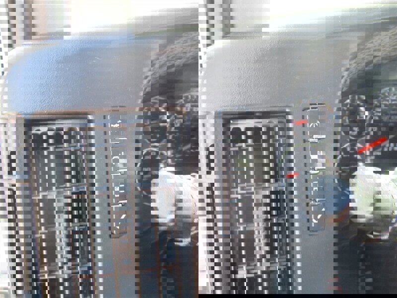 Used 2014 Chevrolet Express 2500 image 18