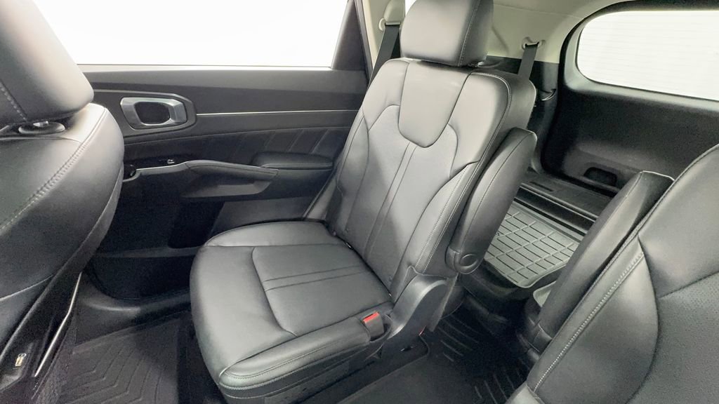 Used 2023 Kia Sorento SX image 14