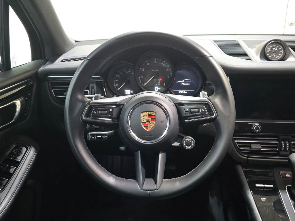 Used 2024 Porsche Macan image 10