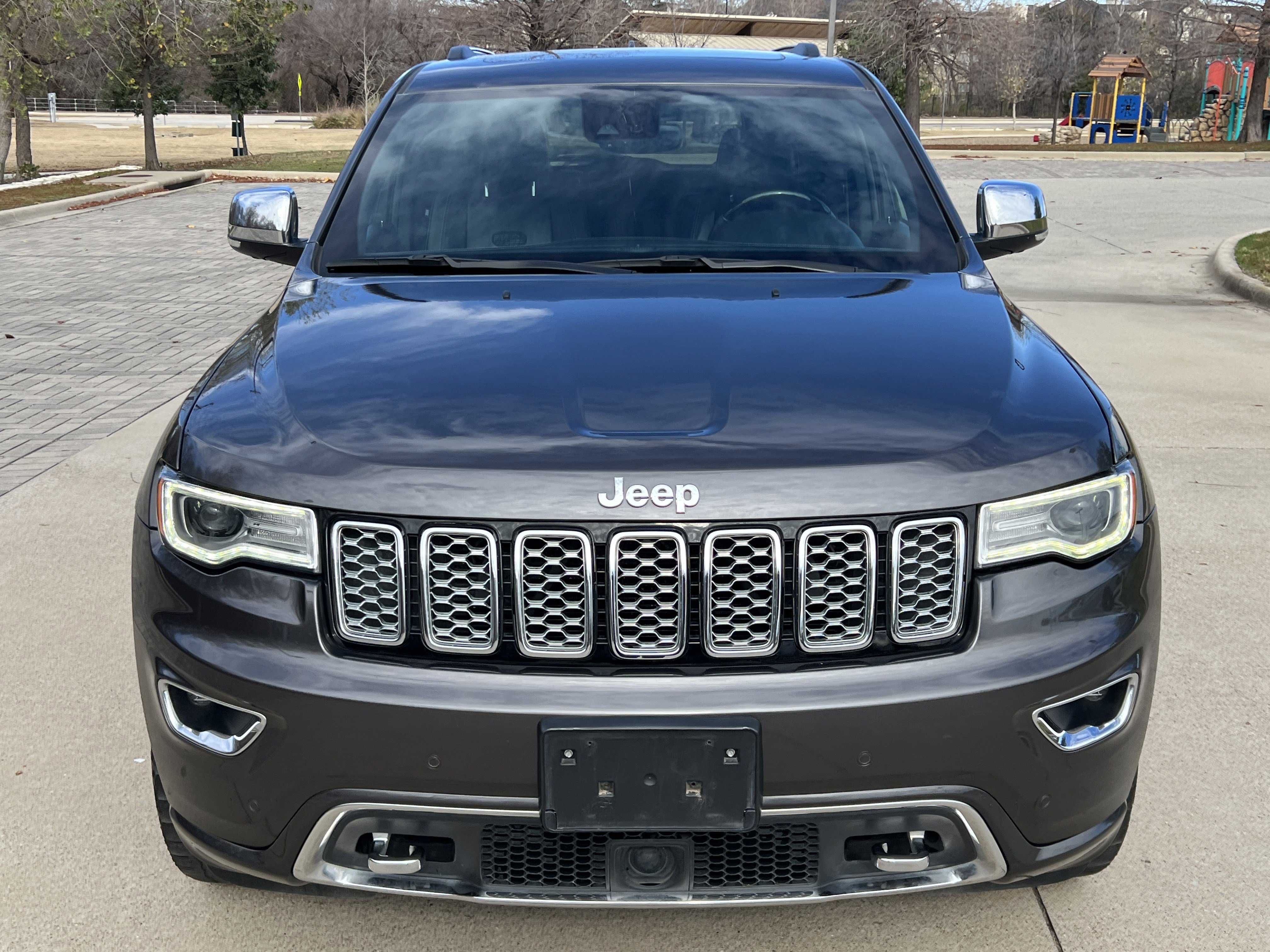 Used 2017 Jeep Grand Cherokee Overland w/ Jeep Active Safety Group image 3