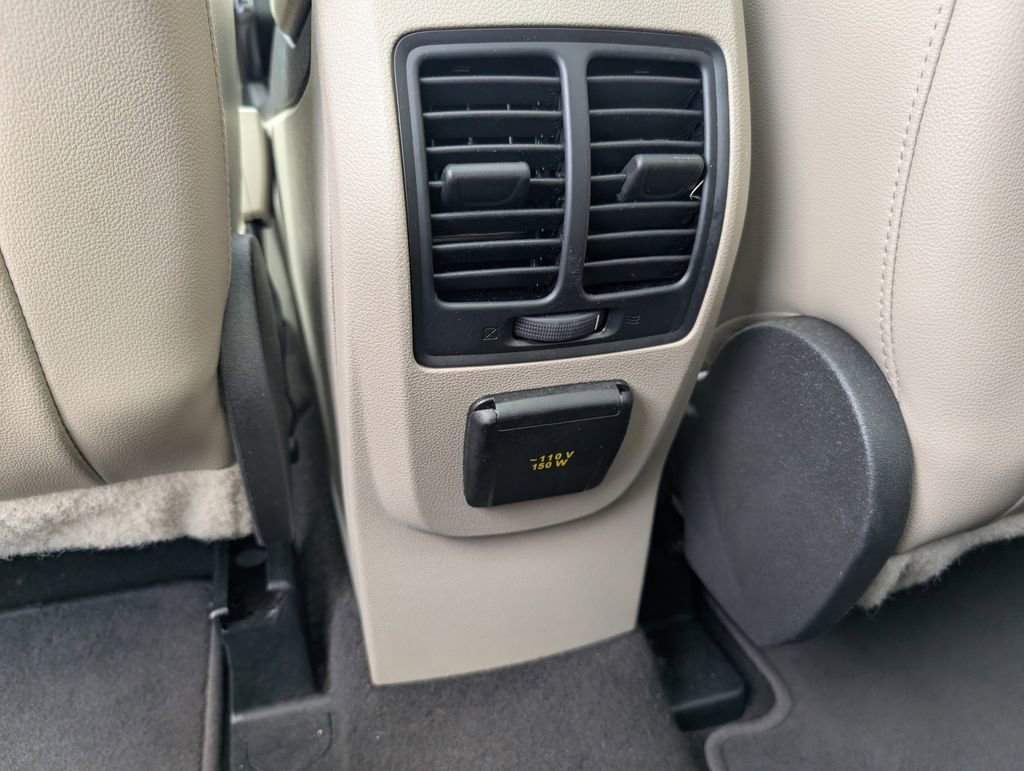 Used 2017 Ford Escape Titanium image 27