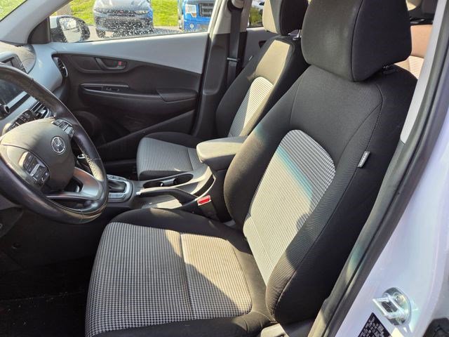 Used 2018 Hyundai Kona SEL image 2