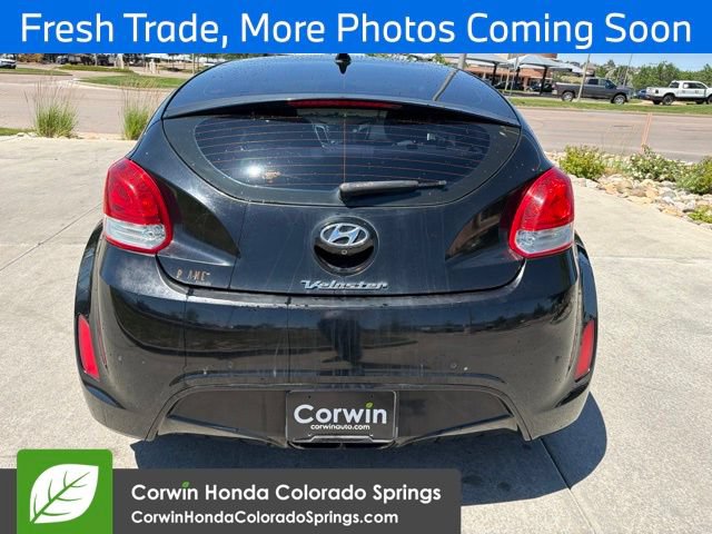 Used 2013 Hyundai Veloster w/ Tech Pkg FWD image 4