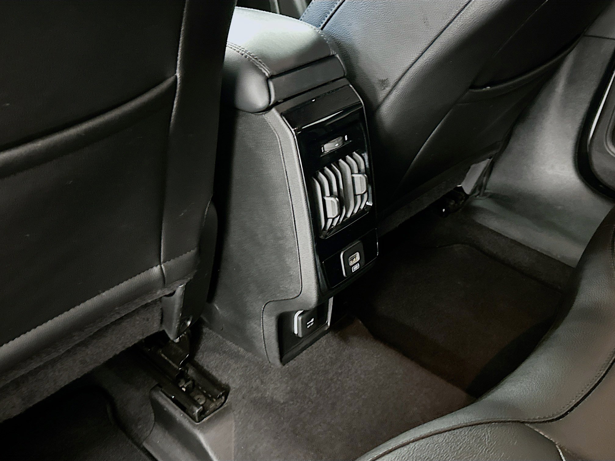 Used 2025 Jeep Compass Limited image 27