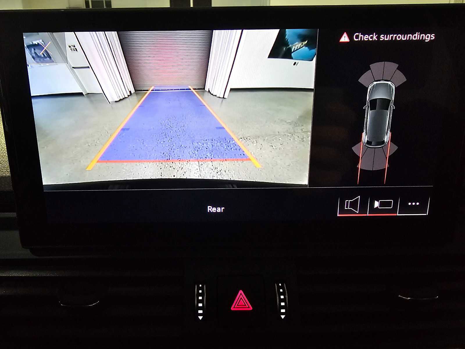 Used 2023 Audi SQ5 Premium w/ Convenience Package image 25