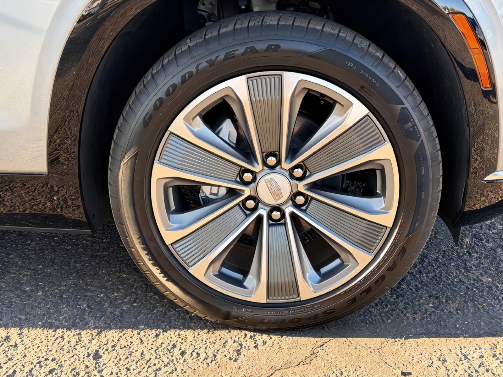 Used 2026 Cadillac Vistiq Luxury image 9