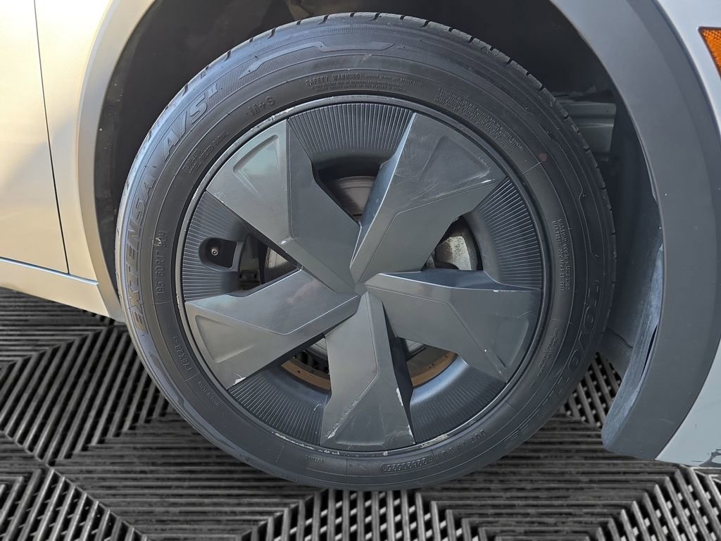 Used 2023 Toyota Prius LE image 18