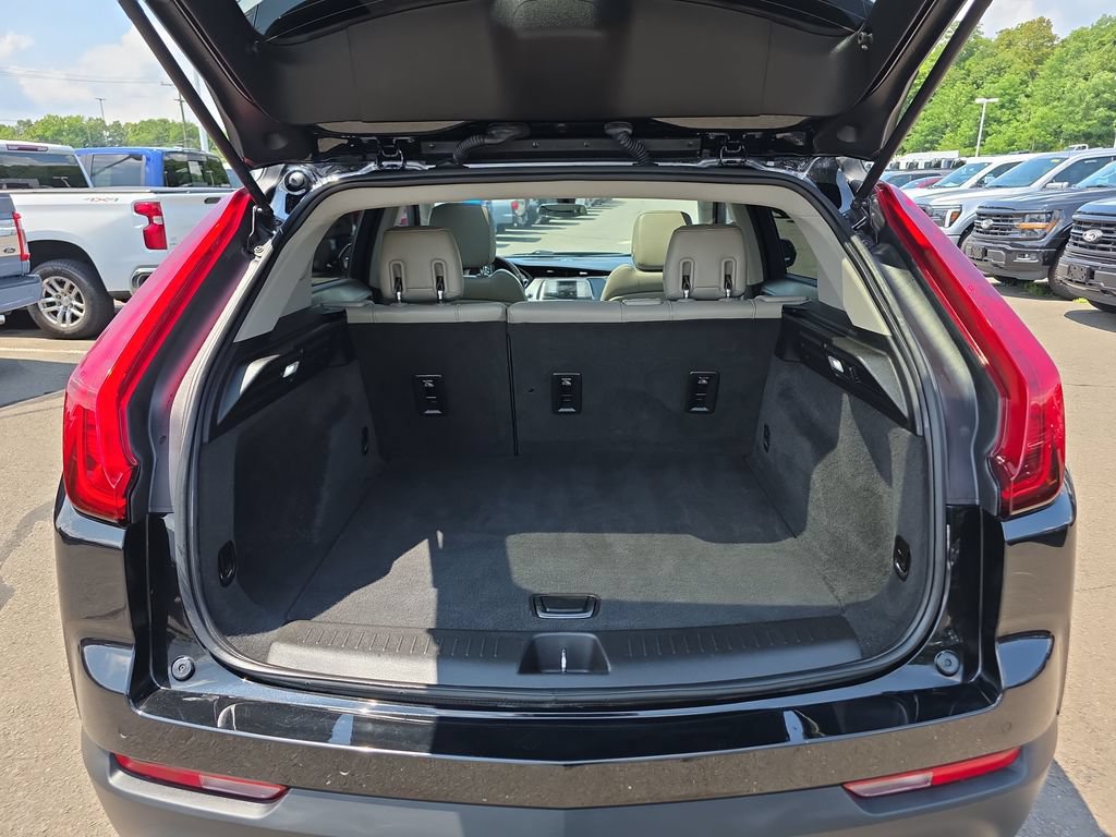 Used 2019 Cadillac XT4 Luxury w/ Cold Weather Package AWD/4WD image 15
