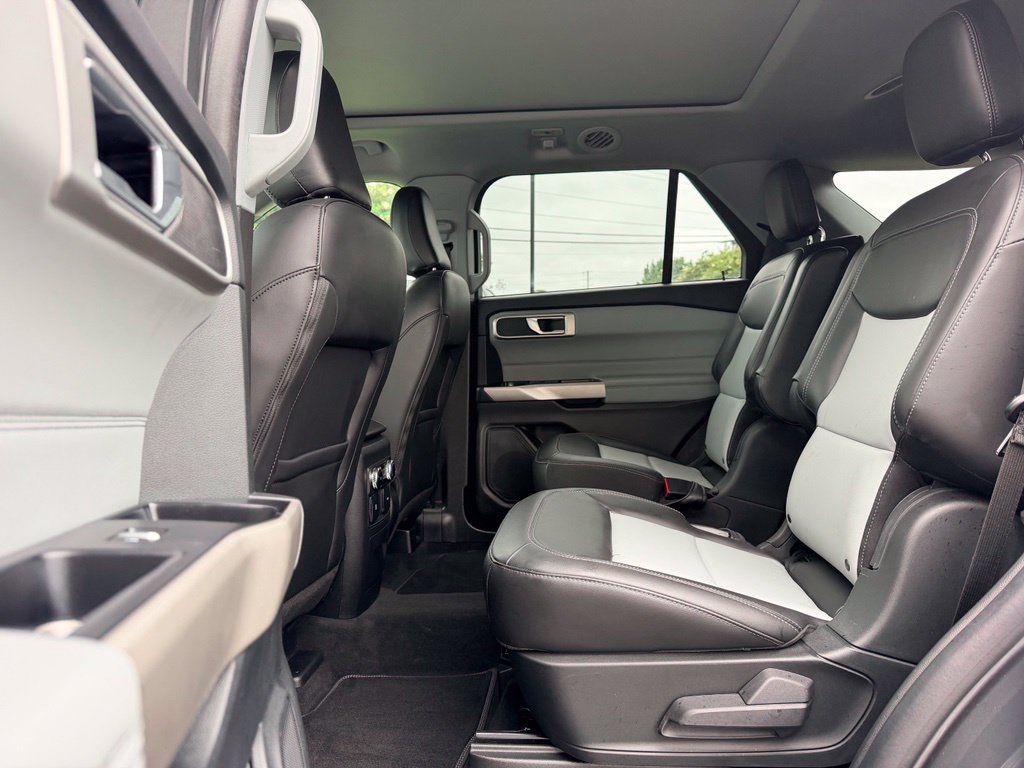 Certified 2023 Ford Explorer XLT w/ Equipment Group 202A RWD image 14
