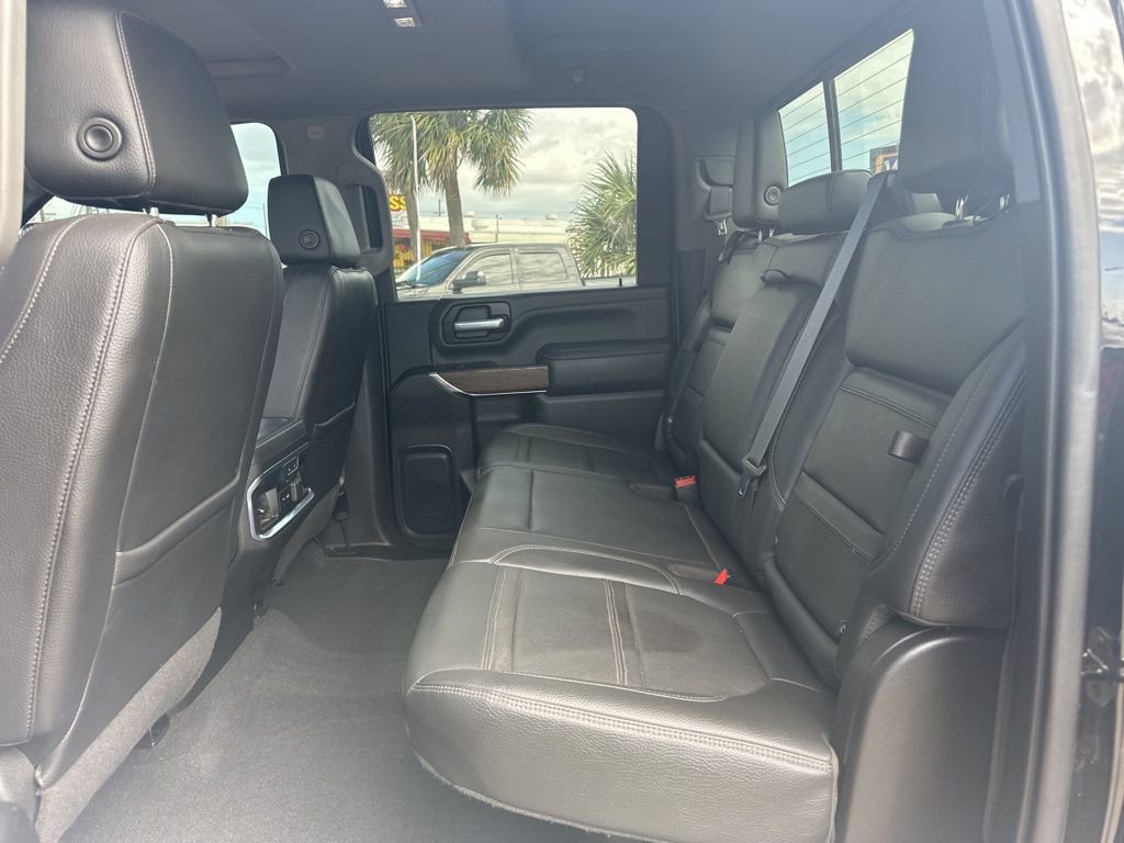 Used 2021 GMC Sierra 2500 Denali w/ Denali Black Diamond Edition AWD/4WD image 8