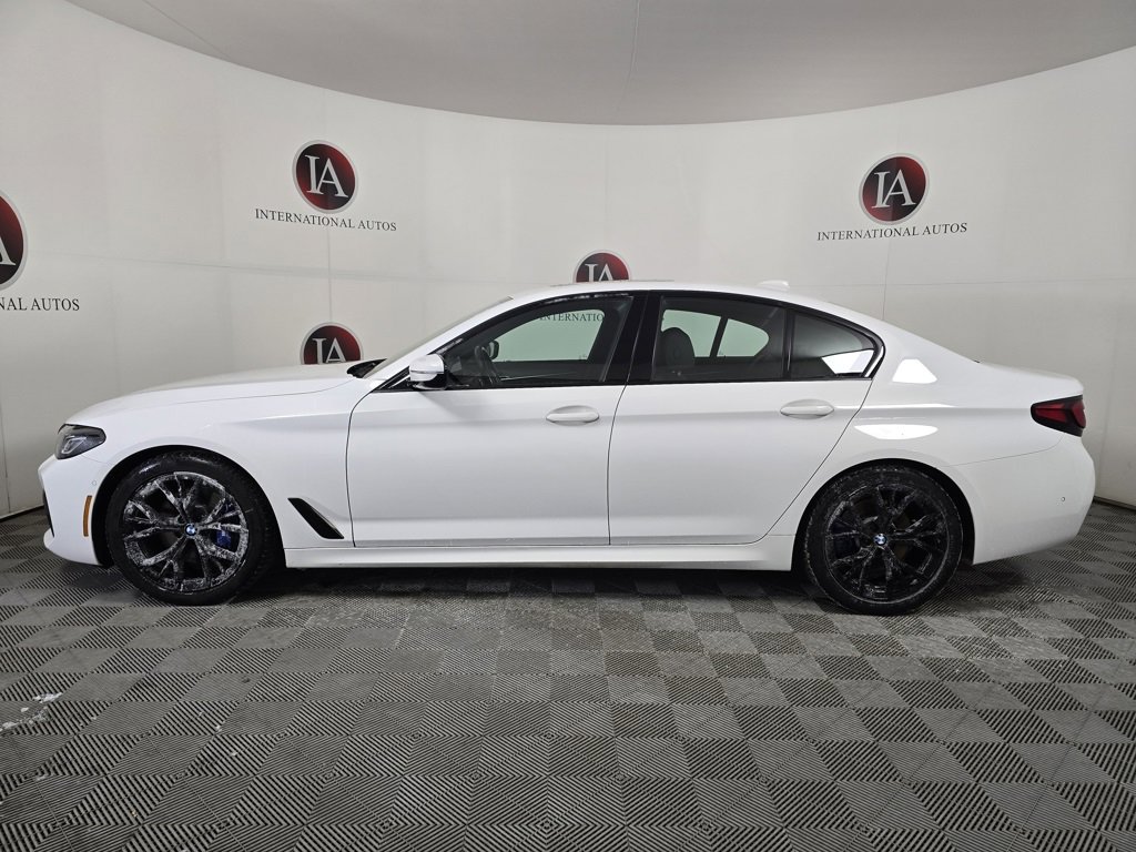 Used 2022 BMW 530i xDrive w/ M Sport Package image 5