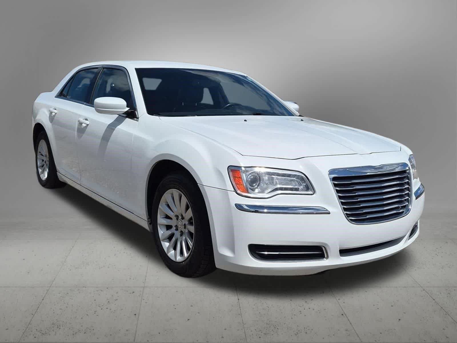 Used 2014 Chrysler 300 RWD image 8