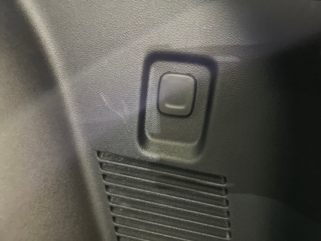 Used 2025 Chevrolet Blazer LT image 34