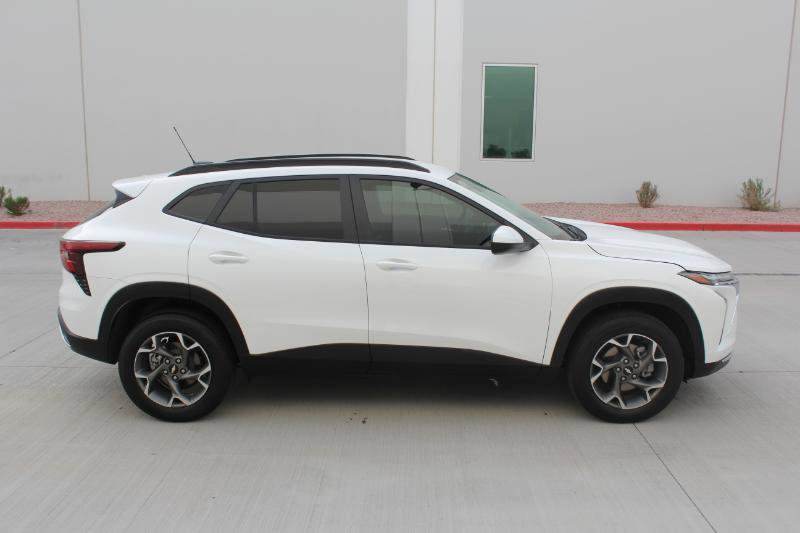 Used 2025 Chevrolet Trax LT image 4