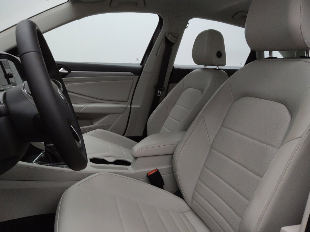 Used 2022 Volkswagen Jetta SE w/ Panoramic Sunroof Package image 17