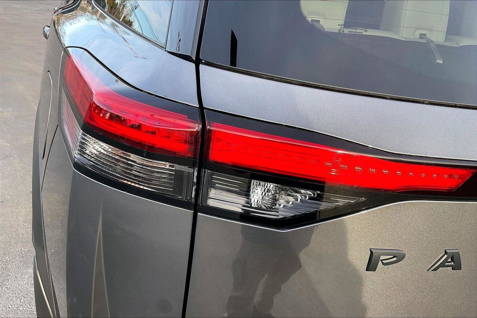 Certified 2024 Nissan Pathfinder SL w/ SL Premium Package image 32