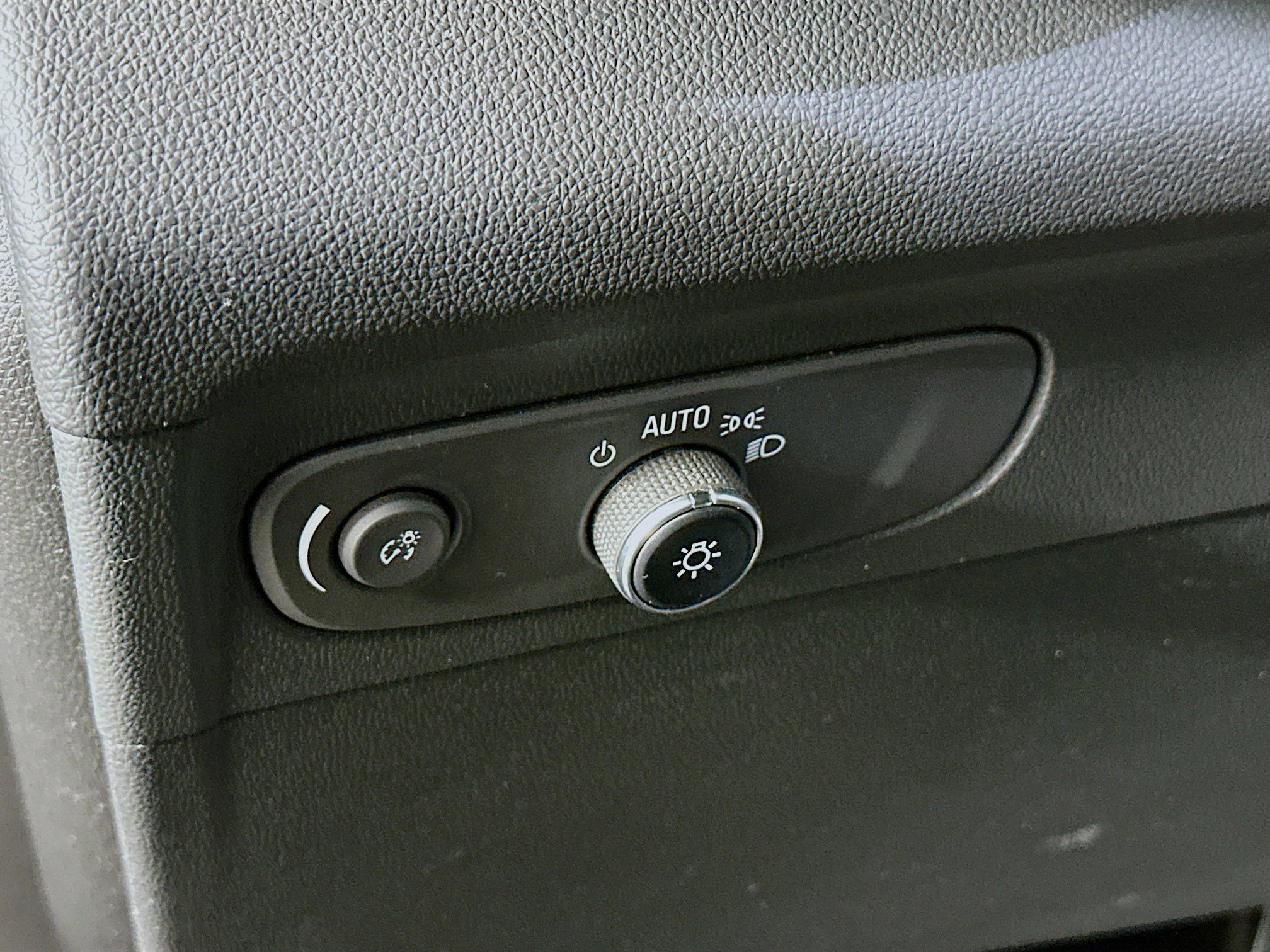 Used 2023 Buick Envision Preferred image 16