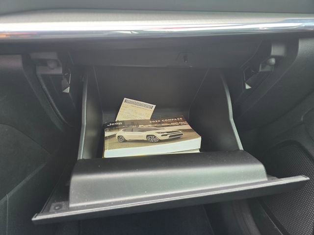 Used 2022 Jeep Compass Limited image 23