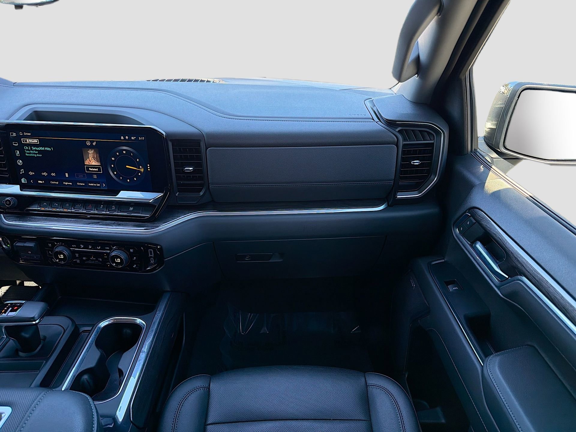 Used 2022 Chevrolet Silverado 1500 LTZ w/ LTZ Premium Package image 18