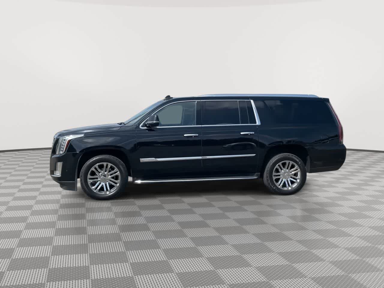 Used 2018 Cadillac Escalade ESV 4WD image 5