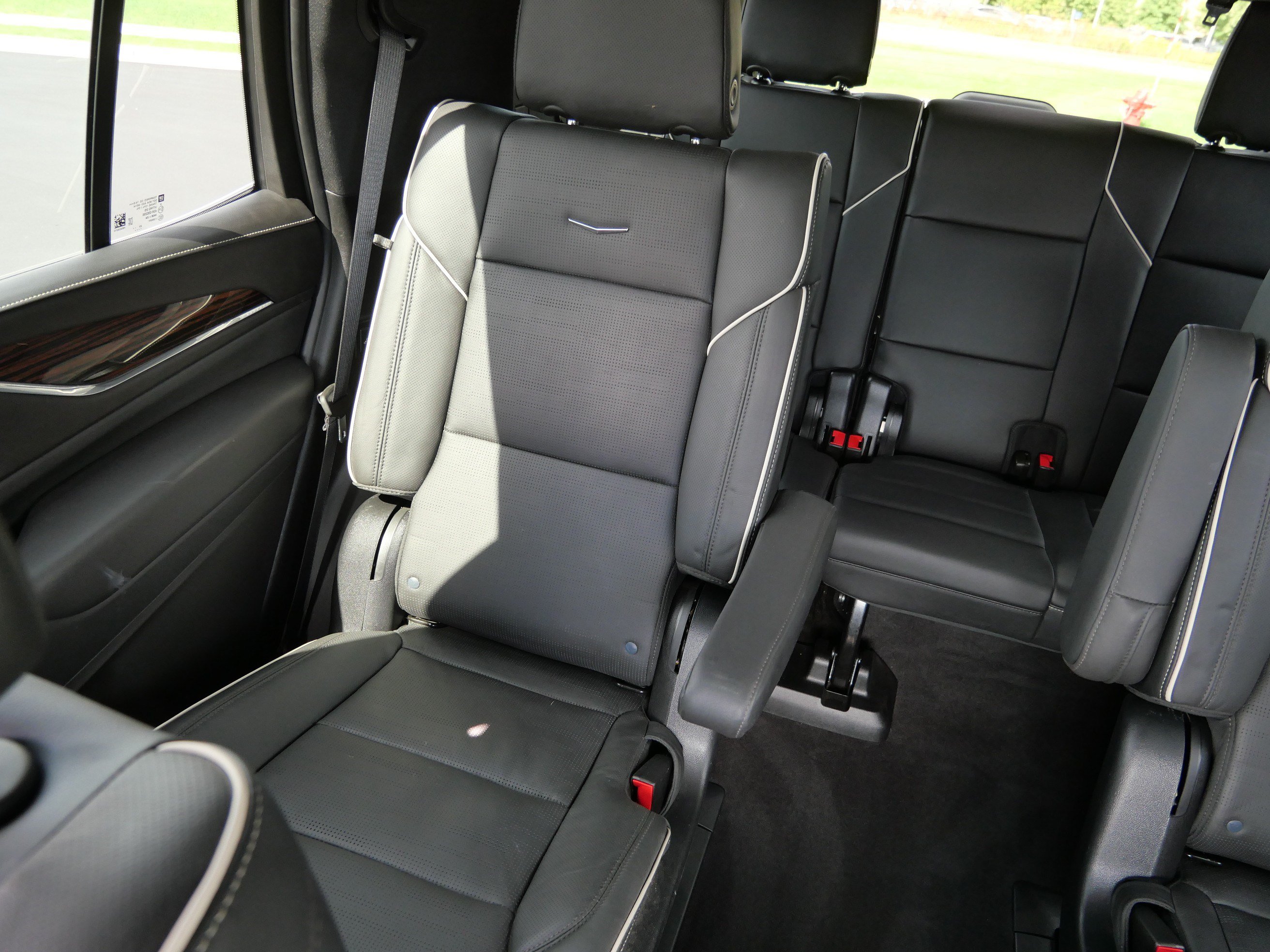 Certified 2024 Cadillac Escalade Premium Luxury w/ Performance Package AWD/4WD image 12