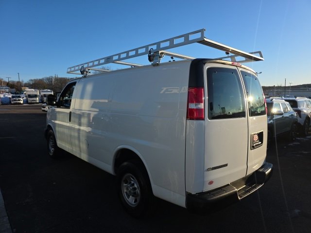 Used 2018 Chevrolet Express 2500 w/ Driver Convenience Package image 4