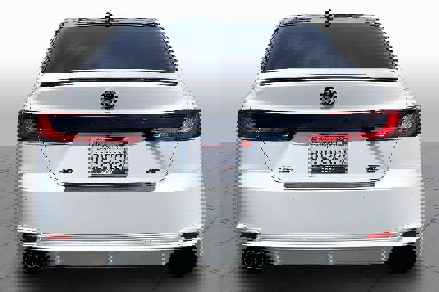 Used 2025 Toyota Camry XSE w/ Premium Plus Package FWD image 4