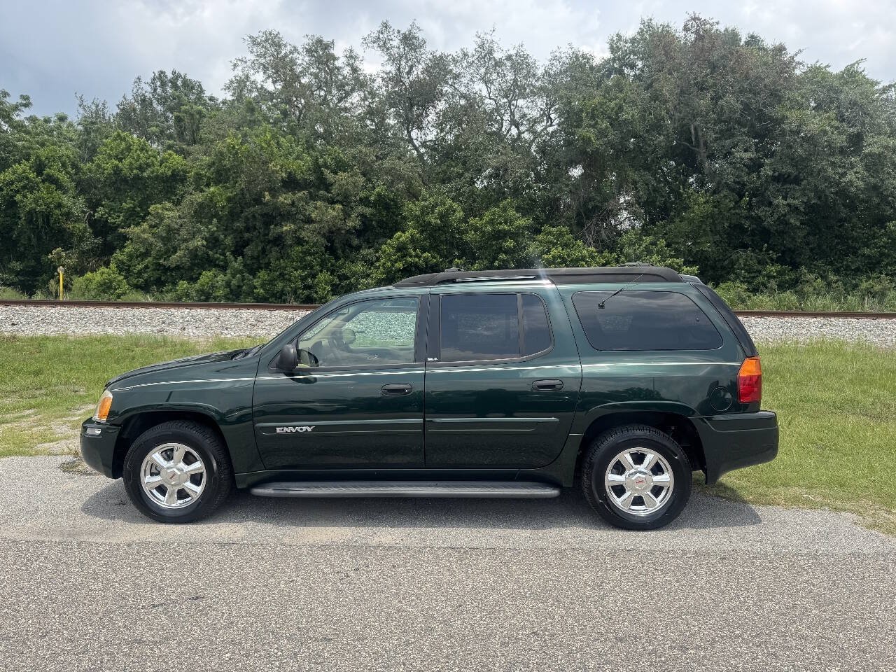 Used 2003 GMC Envoy XL SLE w/ 1SB Preferred Equipment Group RWD image 5